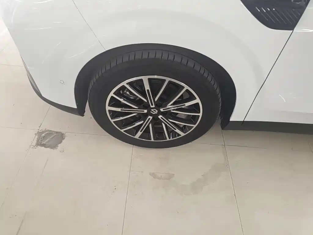 Leapmotor Leapmotor B10 — миниатюра 23