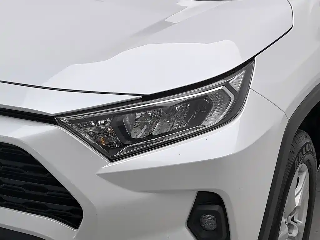 Toyota RAV4 — миниатюра 7