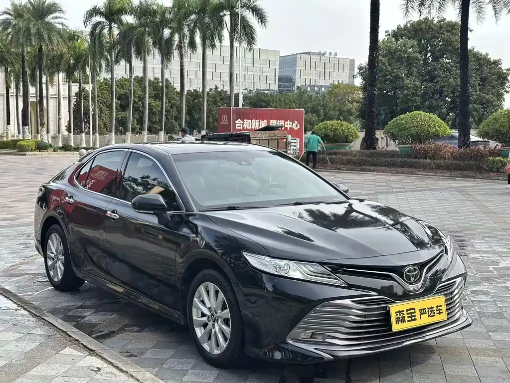 TOYOTA CAMRY