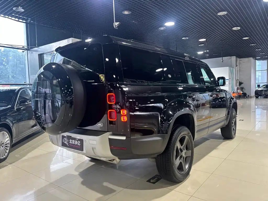 Land Rover Defender — миниатюра 6