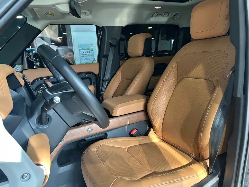 Land Rover Defender — миниатюра 8