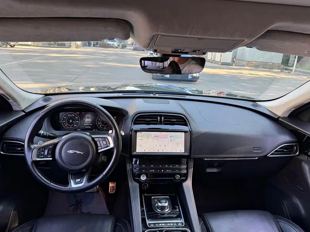 Jaguar F-Pace 2019 2.0T R-Sport Sport