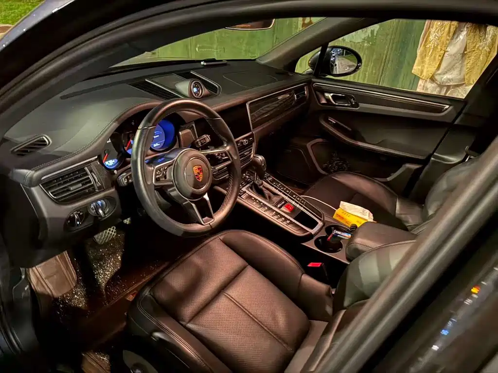Porsche Macan — миниатюра 7