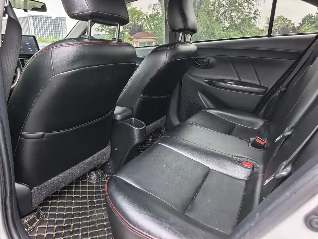 Toyota Yaris L — миниатюра 12