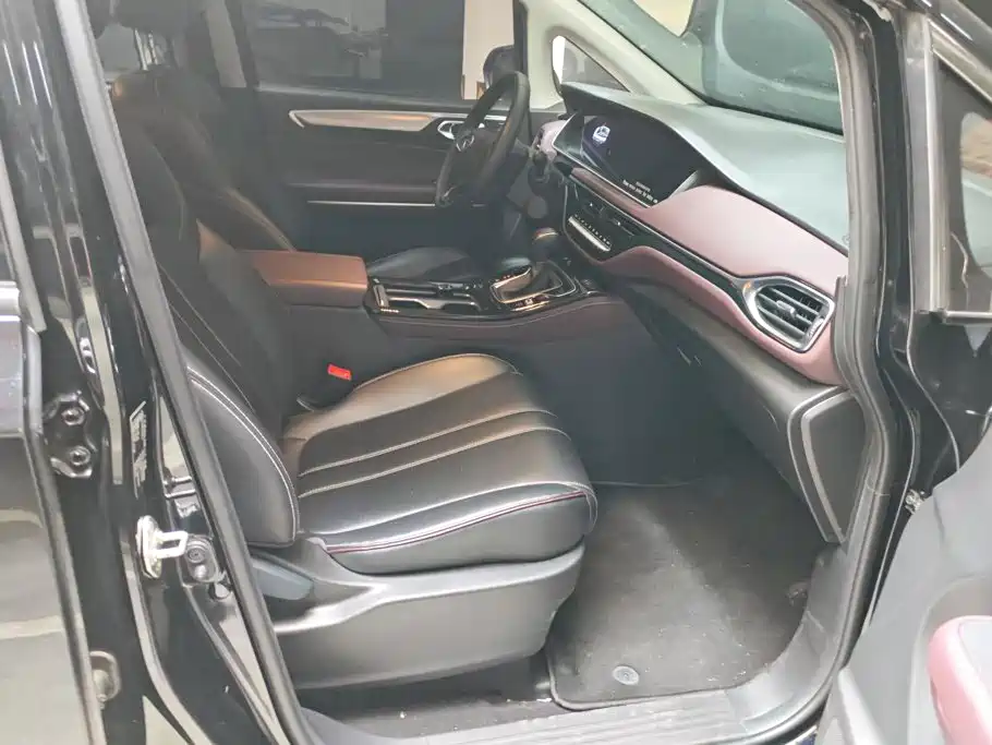 GAC Motor Trumpchi M6 — миниатюра 8