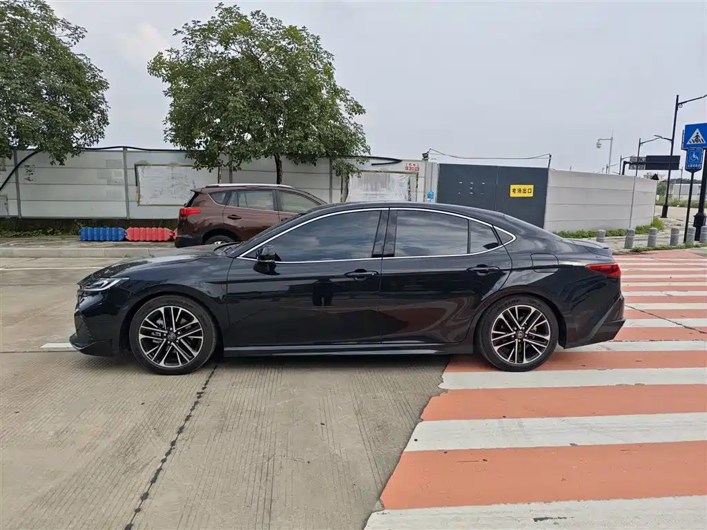 Toyota Camry 2026 2.0HSE Sport Lite