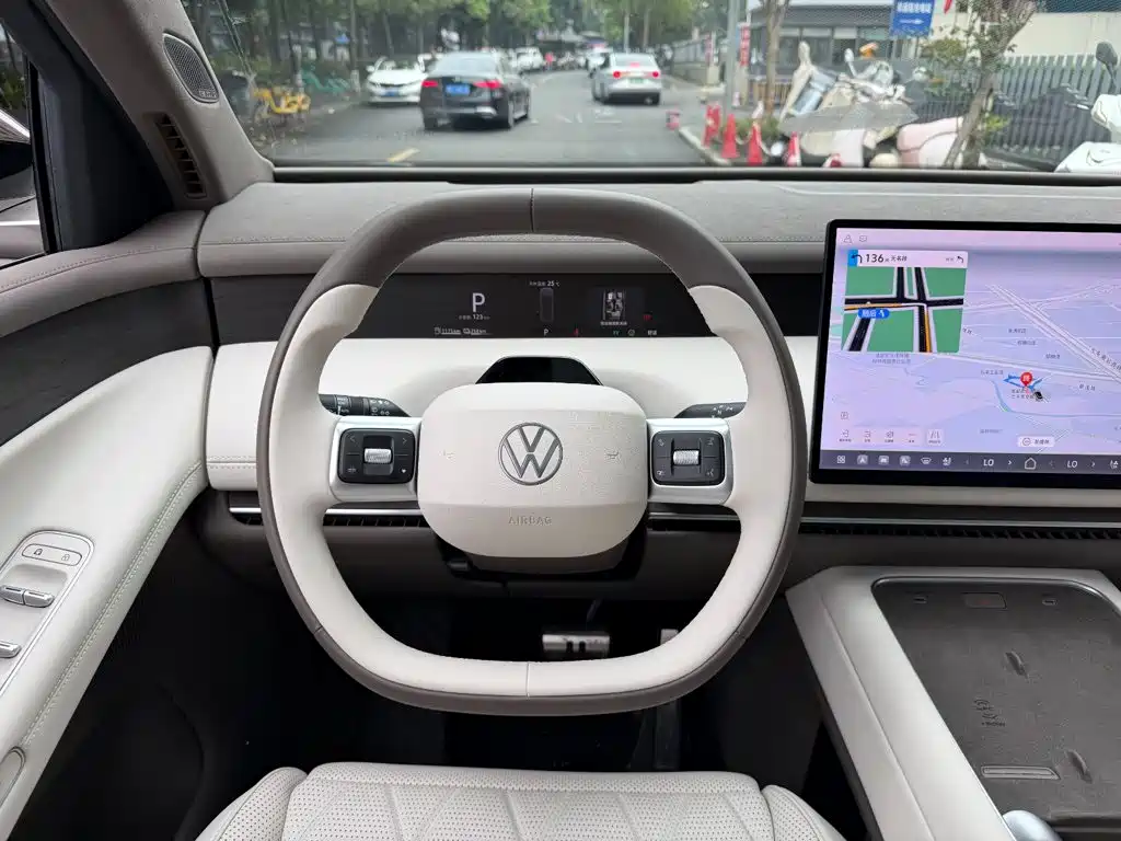 Volkswagen ID.ERA 9X — миниатюра 14
