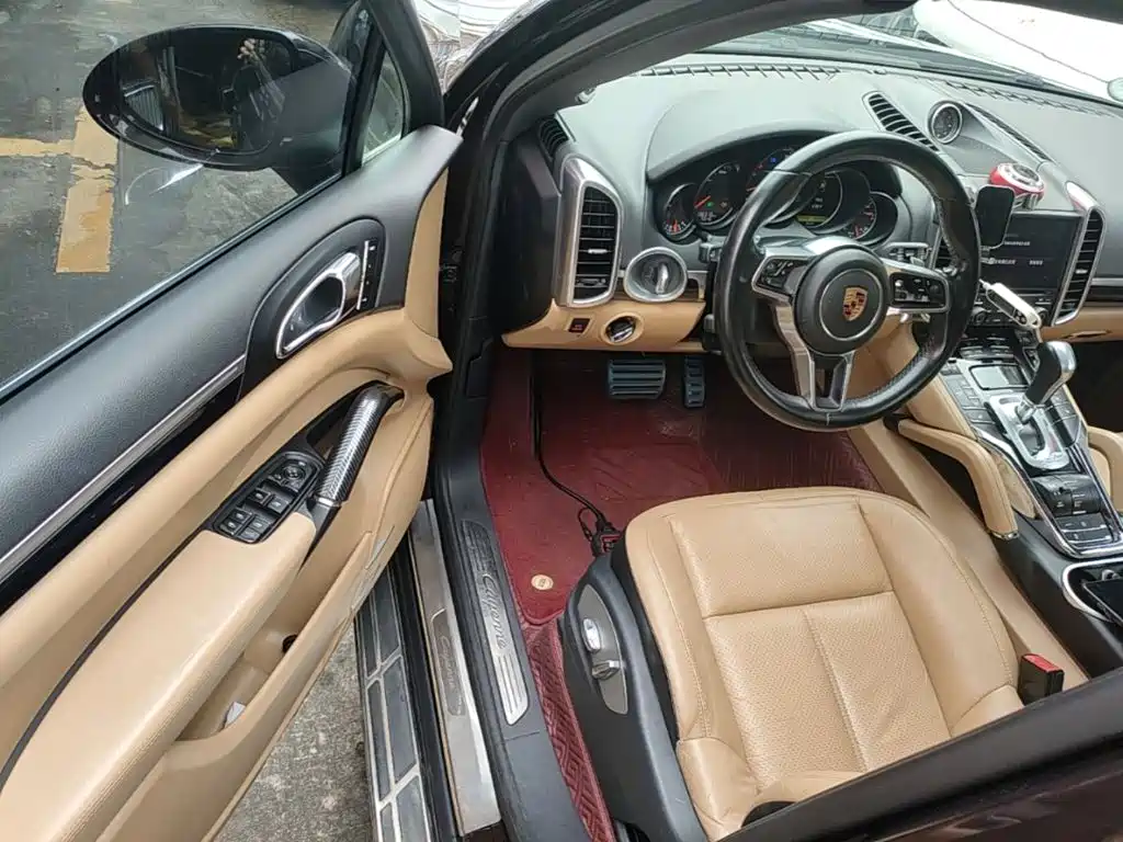 Porsche Cayenne — миниатюра 16