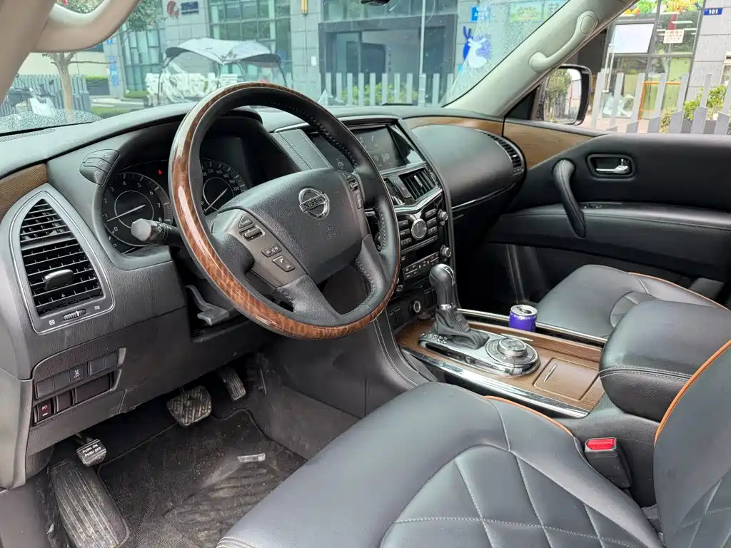 Nissan Patrol — миниатюра 7