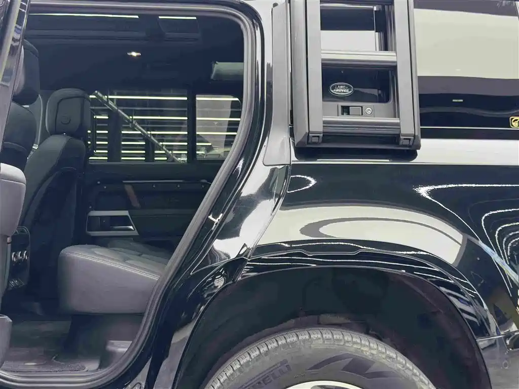 Land Rover Defender — миниатюра 9