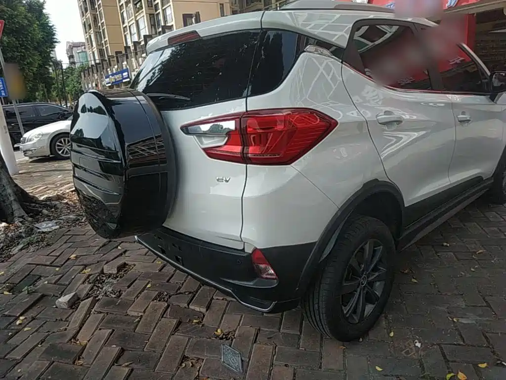 BYD Yuan EV — миниатюра 7