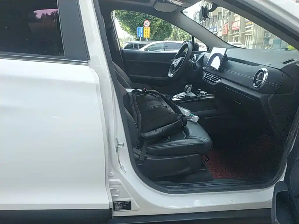 BYD Yuan EV — миниатюра 25