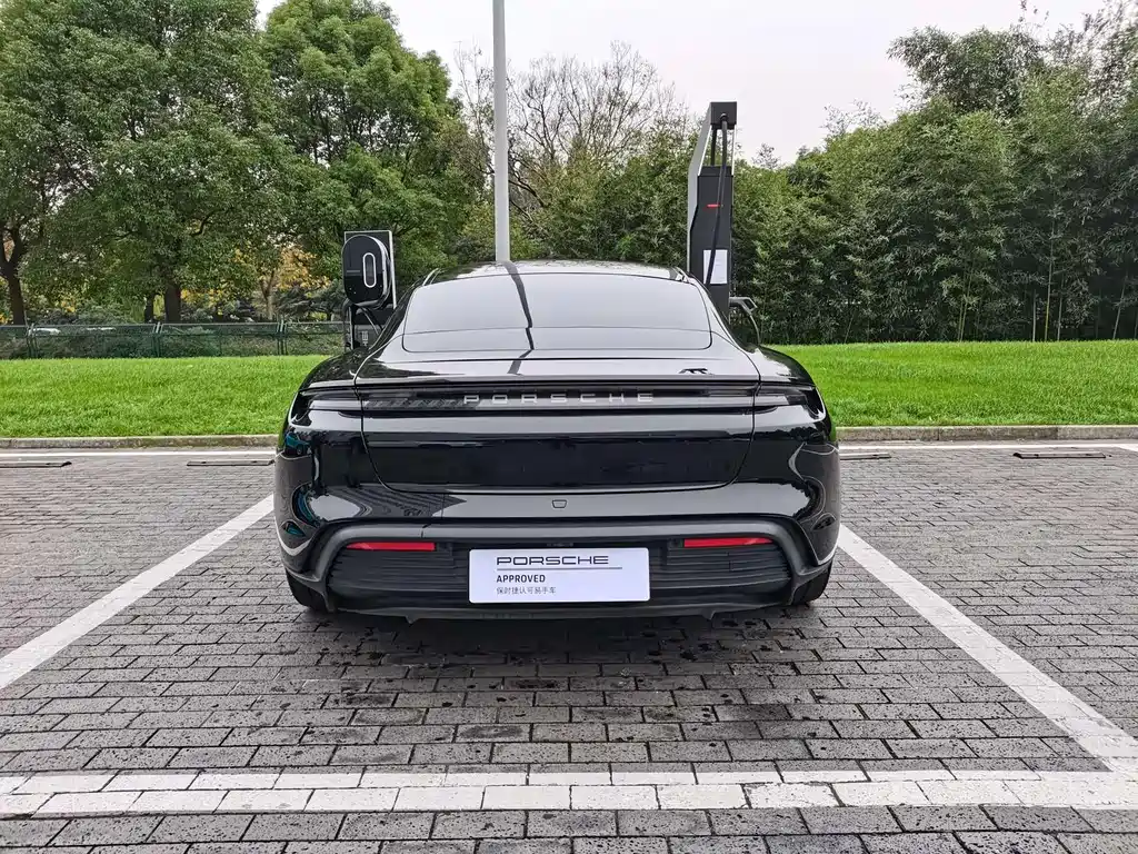 Porsche Taycan — миниатюра 18