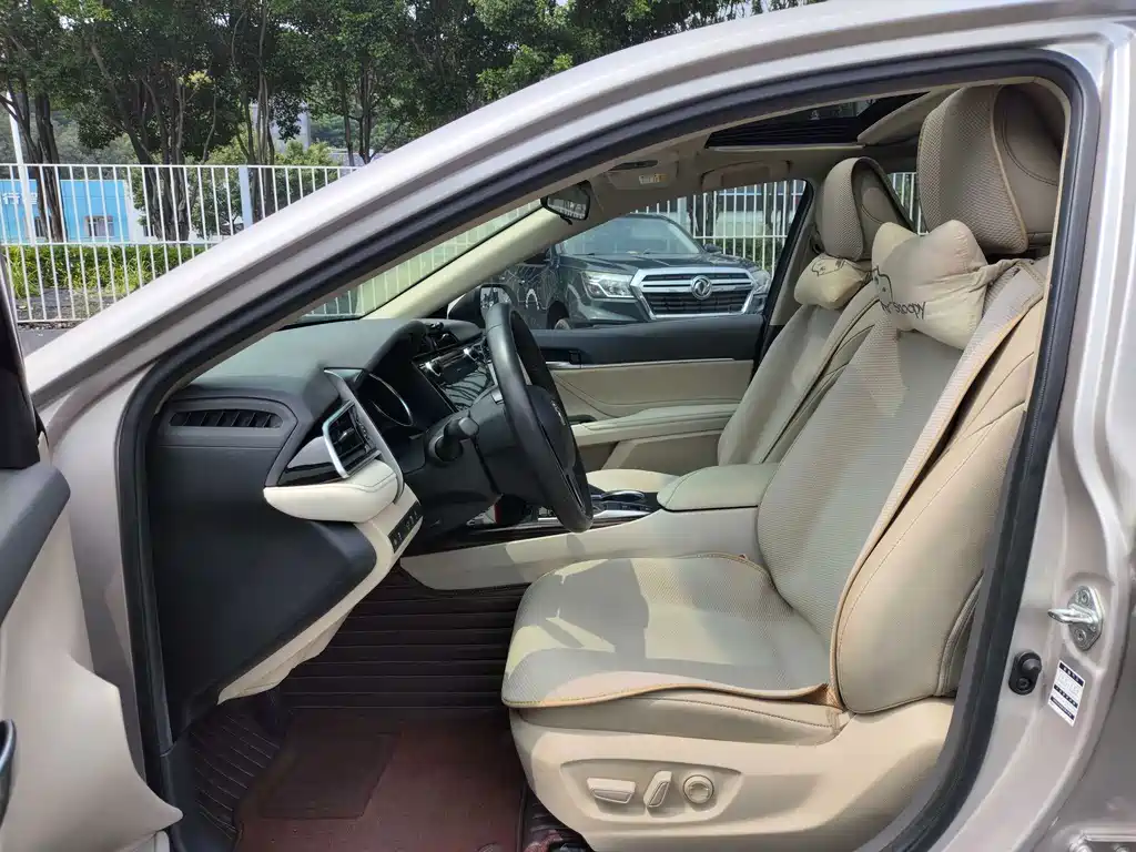 Toyota Camry — миниатюра 9