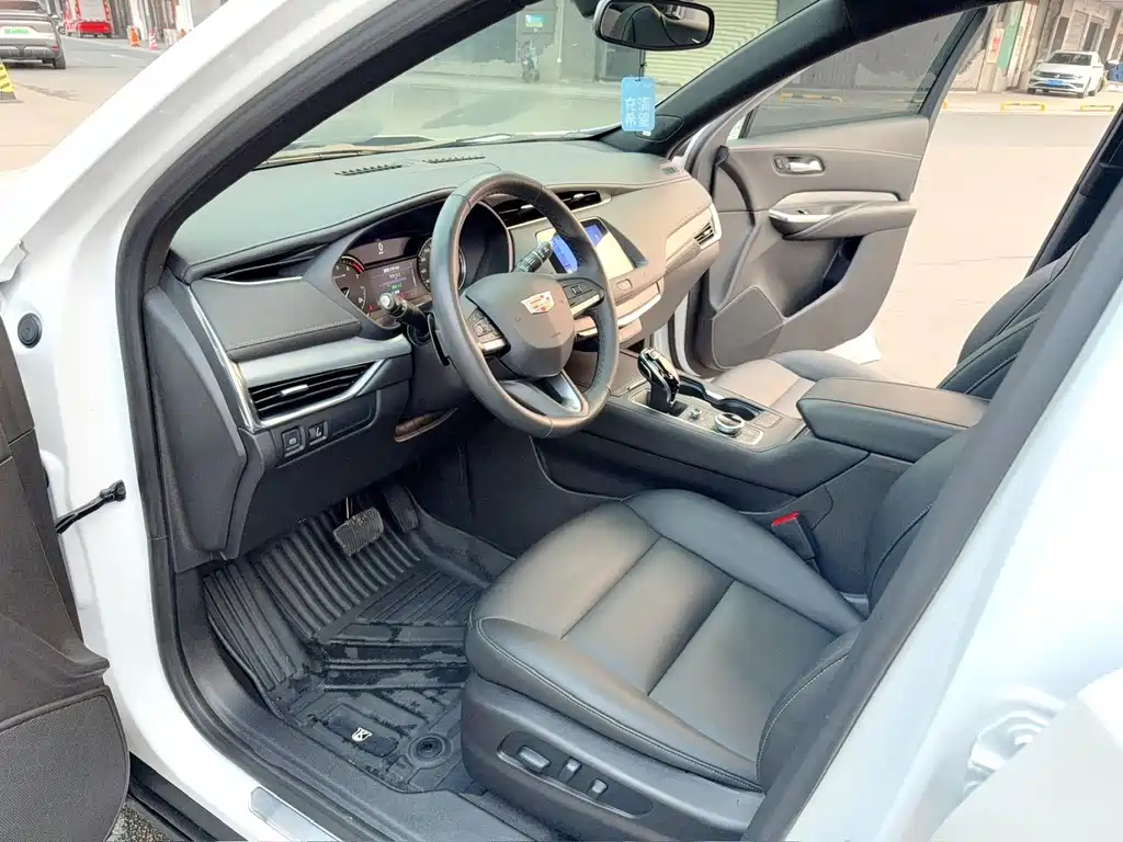 Cadillac XT4 — миниатюра 7