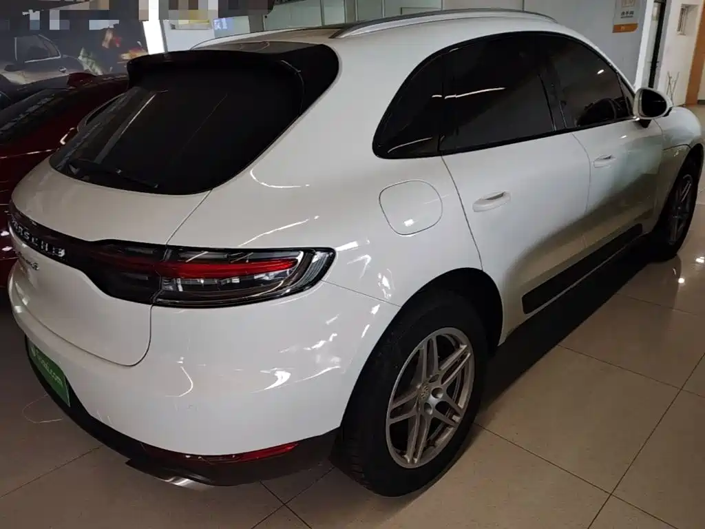 Porsche Macan — миниатюра 7
