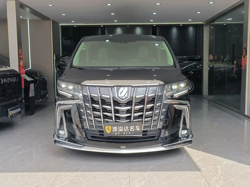 Toyota Alphard — миниатюра 2