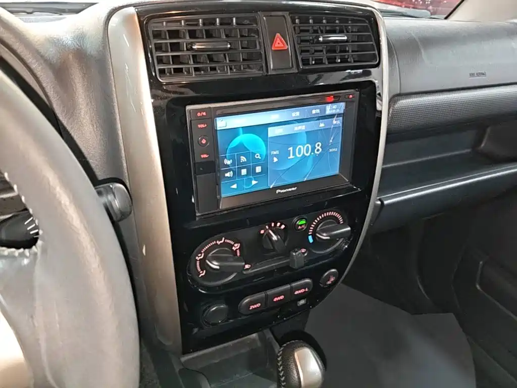 Suzuki Jimny — миниатюра 13