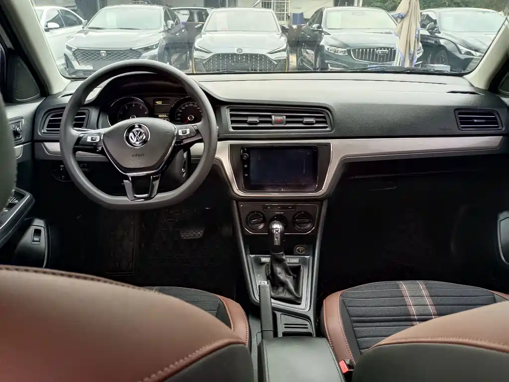 Volkswagen Lavida — миниатюра 7