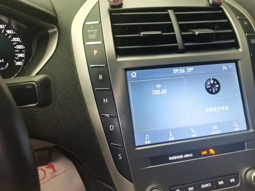 Lincoln MKZ — миниатюра 14