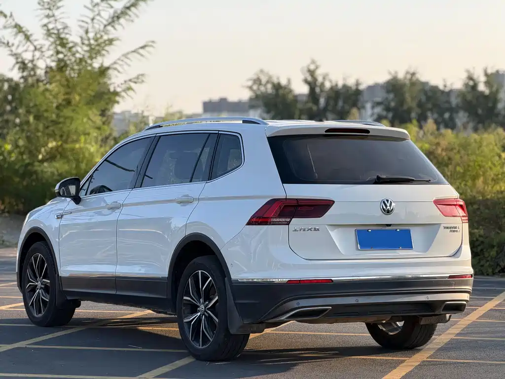 Volkswagen Tiguan L — миниатюра 9