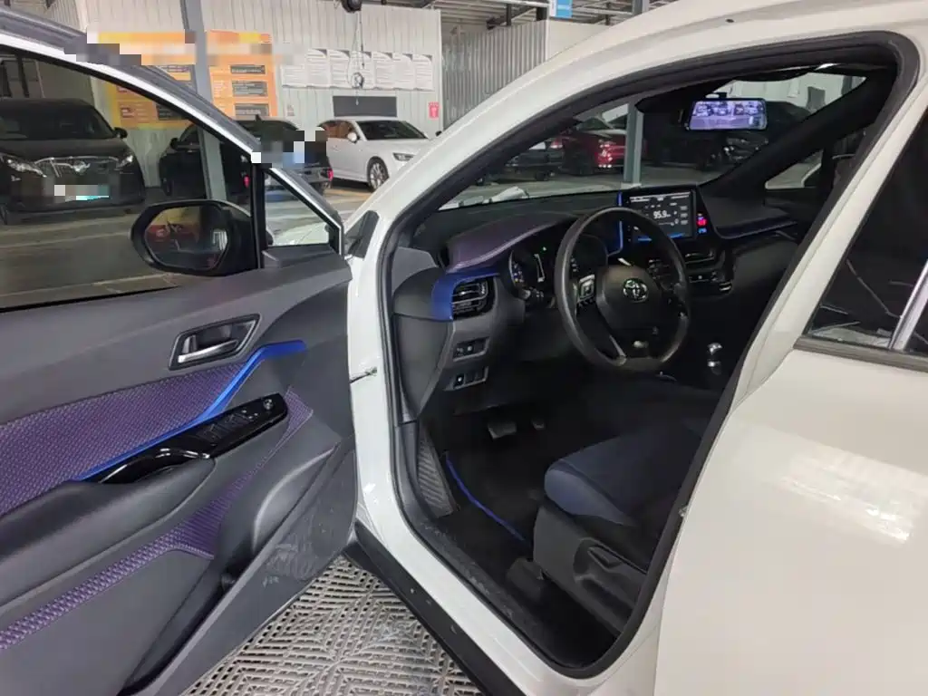 Toyota C-HR — миниатюра 16