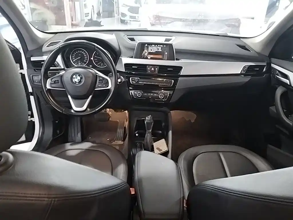 BMW X1 — миниатюра 10