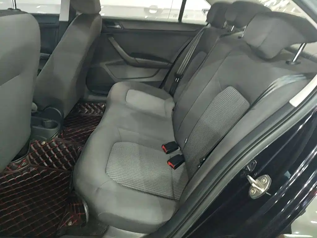 Volkswagen Santana — миниатюра 17