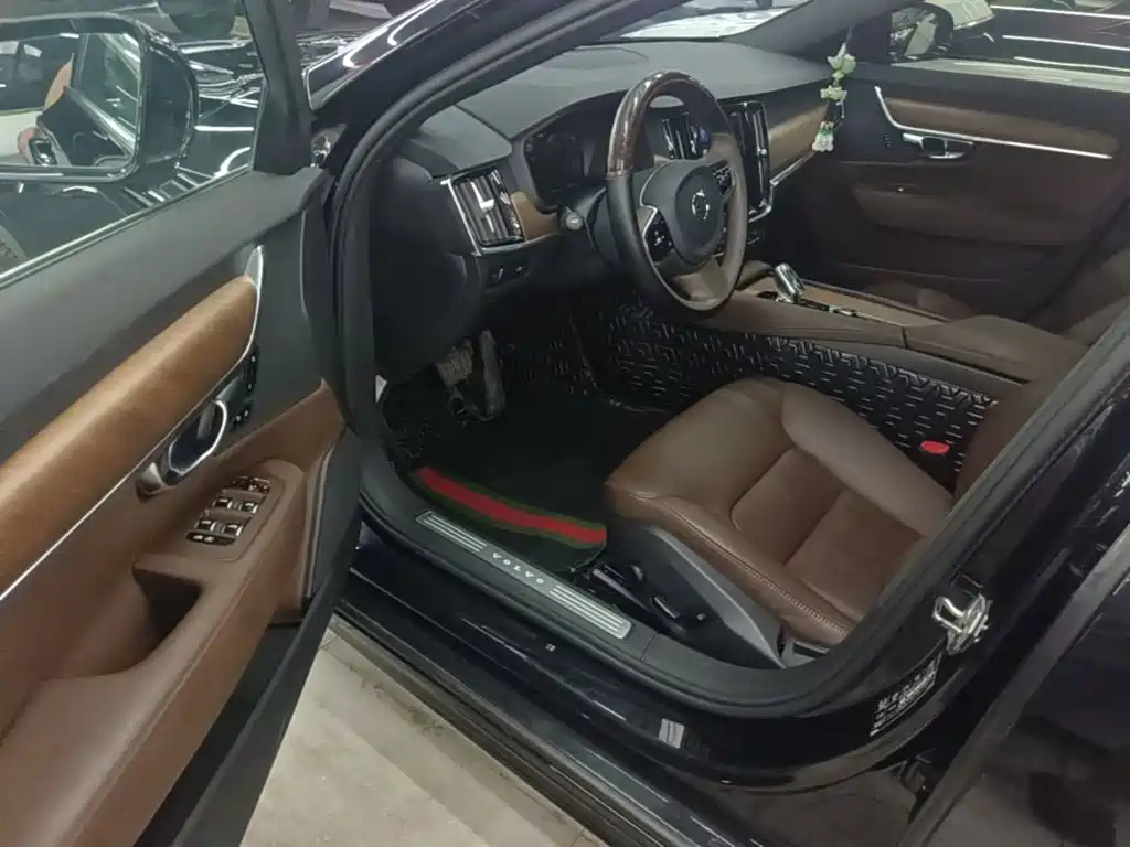 Volvo S90 — миниатюра 16