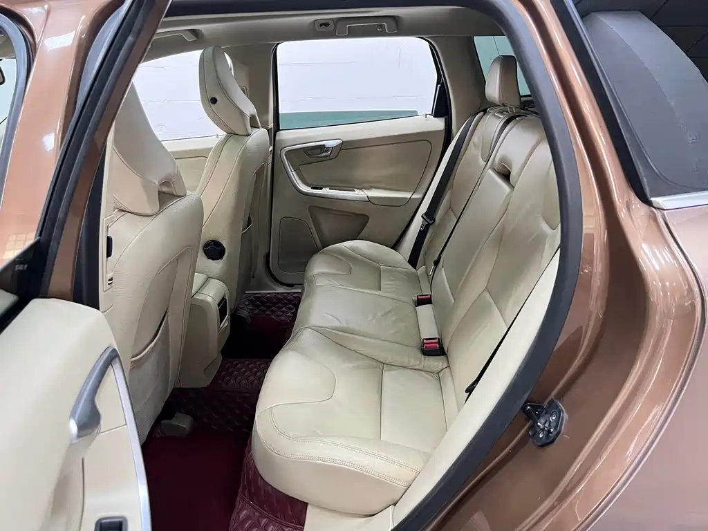 Volvo XC60 (Import) — миниатюра 7