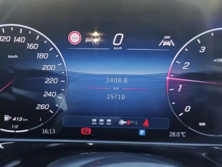 Mercedes-Benz E-Class — миниатюра 10