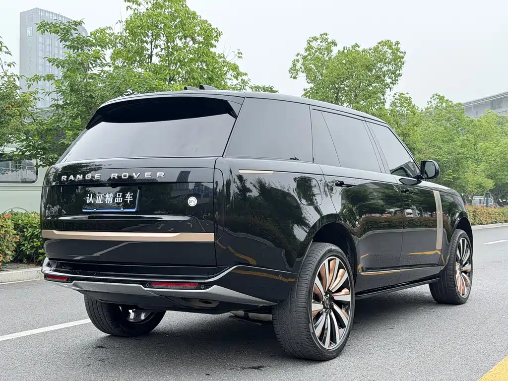 Land Rover Range Rover 2023 3.0 L6 400PS мест Long Wheelbase