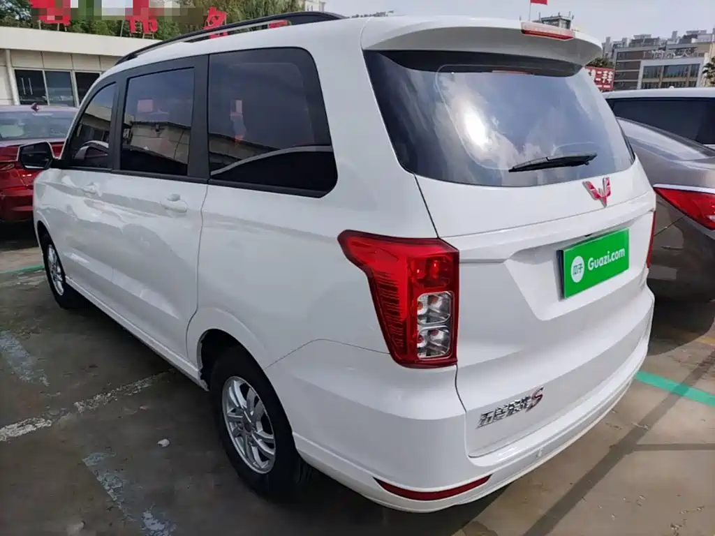 Wuling Hongguang — миниатюра 5