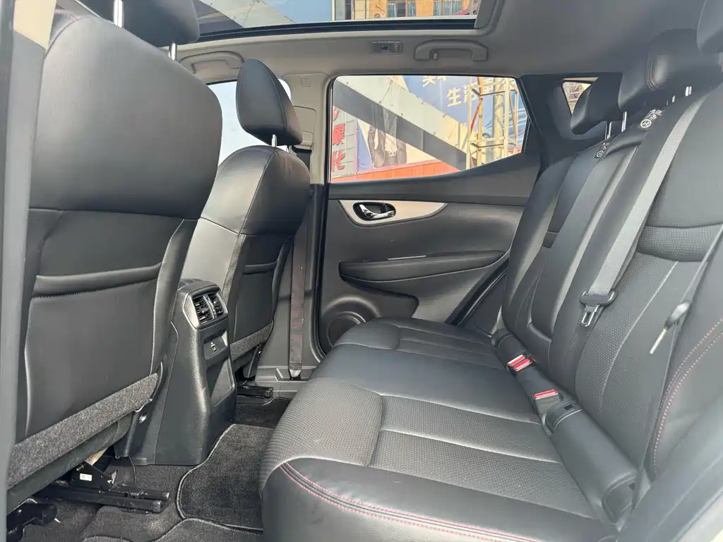 Nissan Qashqai — миниатюра 8