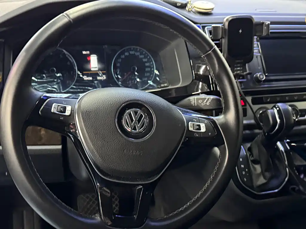 Volkswagen Multivan — миниатюра 5