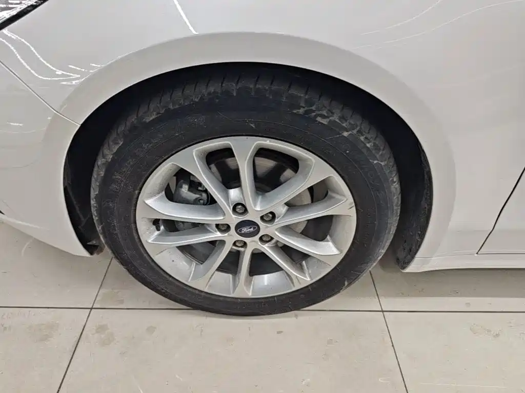Ford Mondeo — миниатюра 23