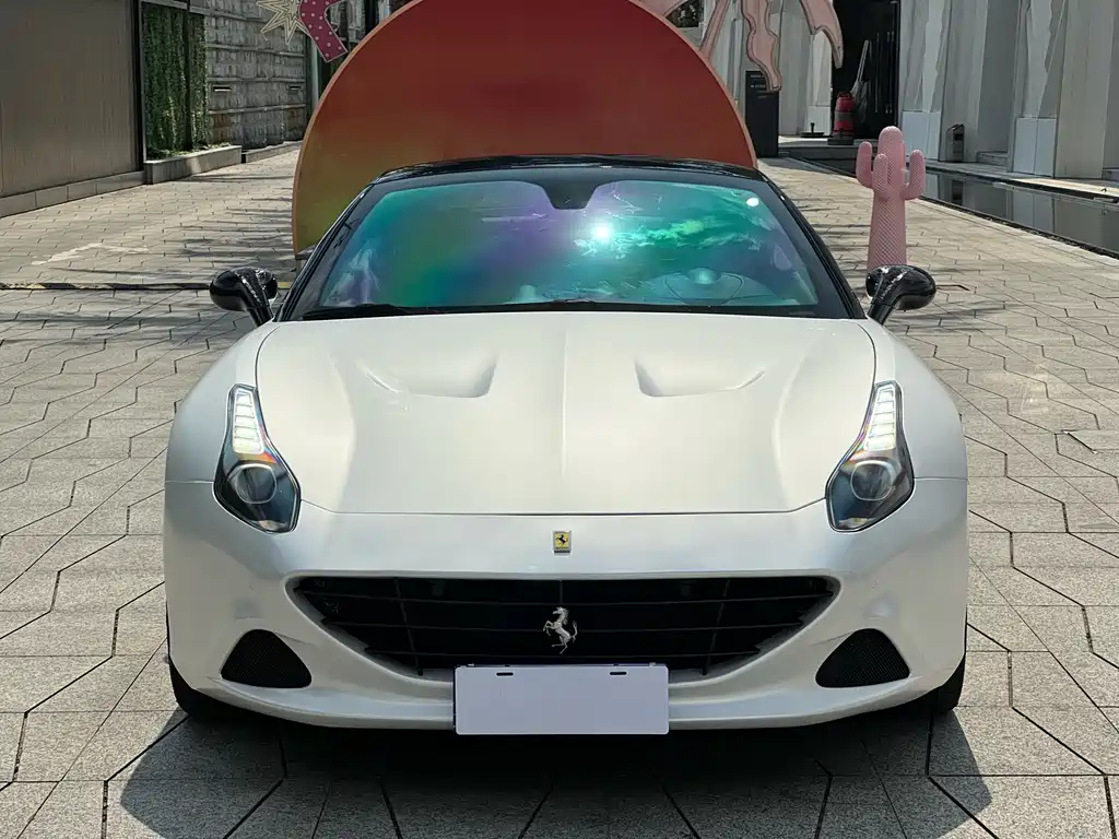 FERRARI CALIFORNIA T