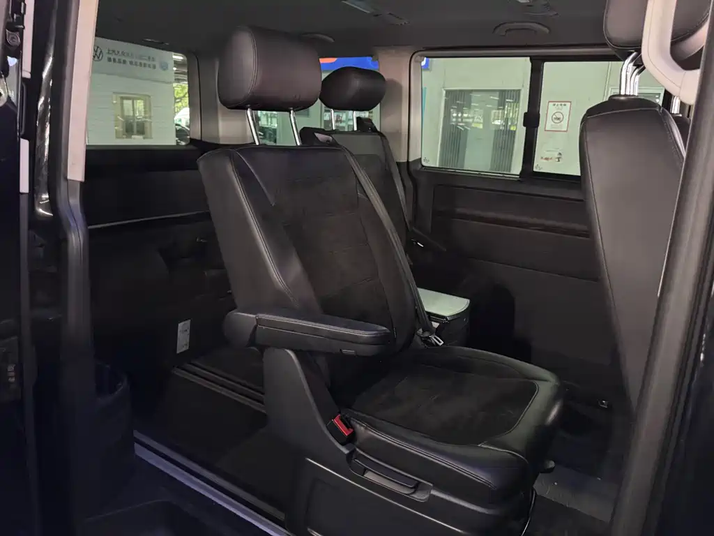 Volkswagen Multivan — миниатюра 13