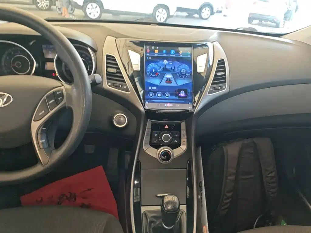 Hyundai Elantra Langdong — миниатюра 13