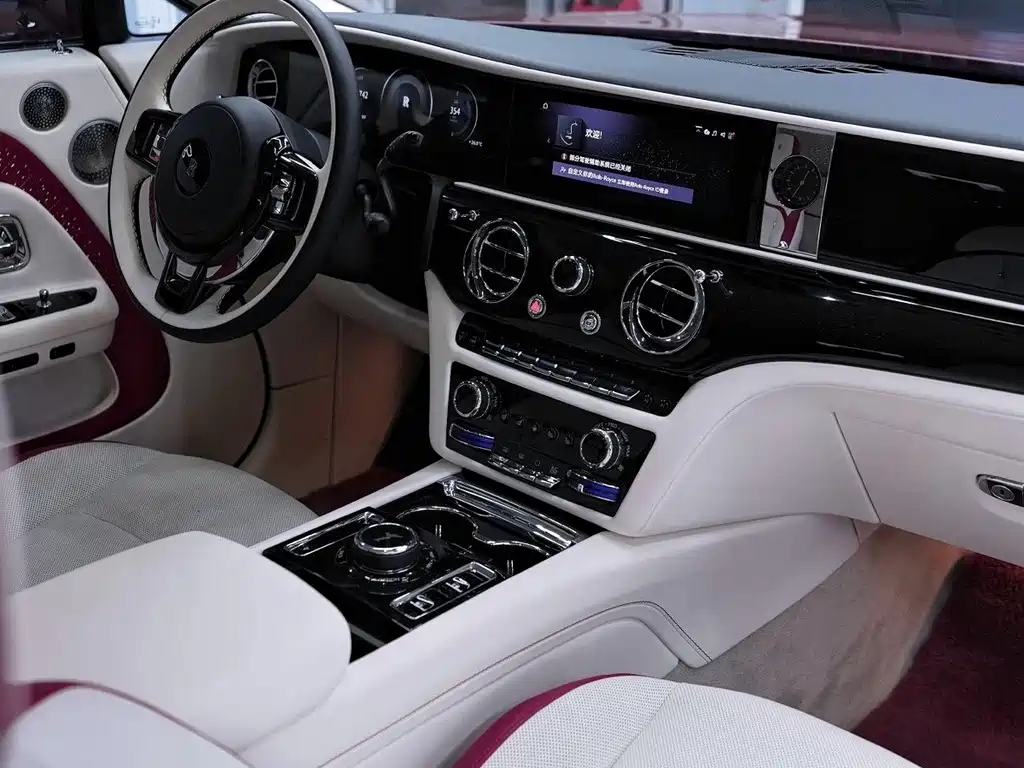 Rolls-Royce Phantom — миниатюра 12
