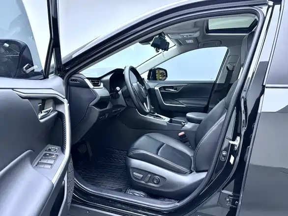 Toyota RAV4 — миниатюра 13