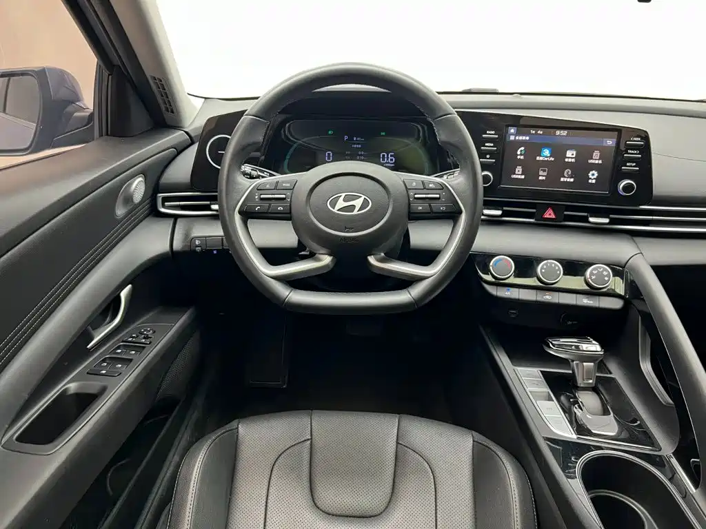 Hyundai Elantra — миниатюра 17