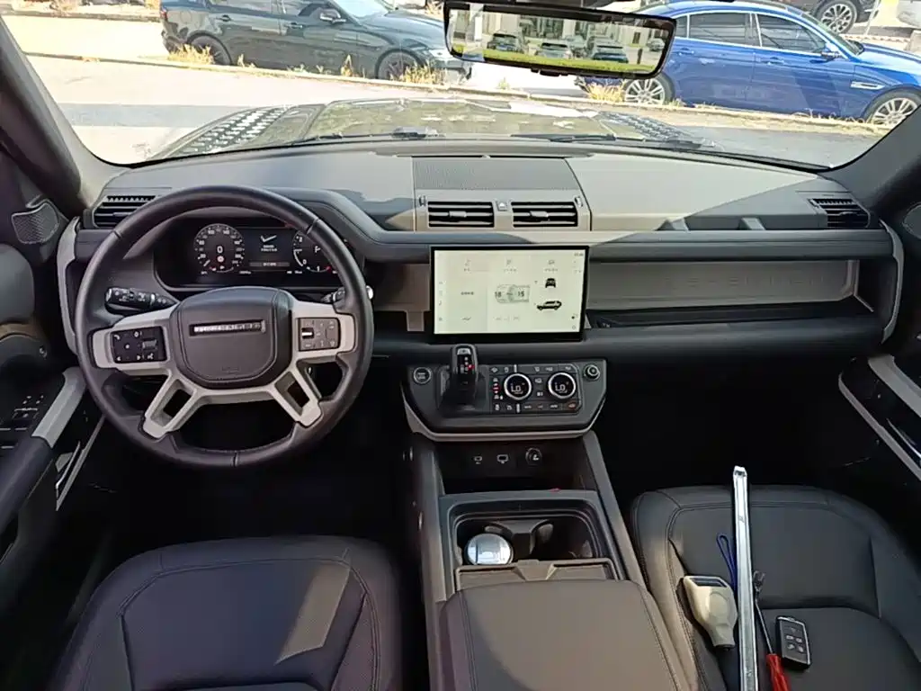 Land Rover Defender — миниатюра 16