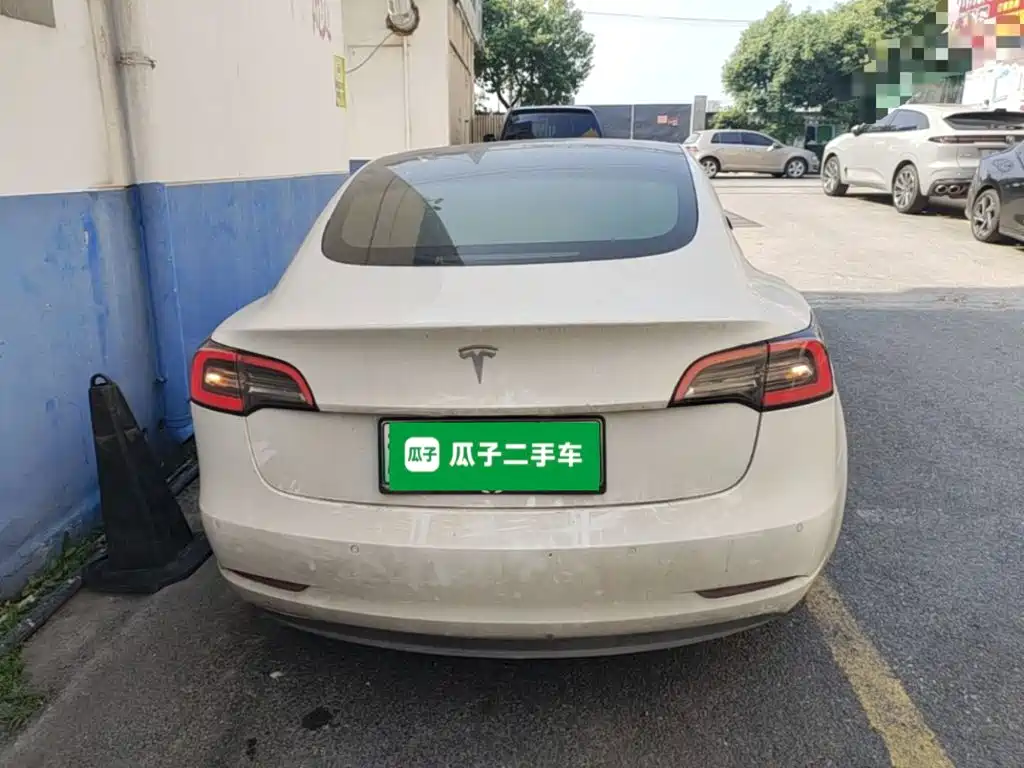 Tesla Model 3 — миниатюра 6