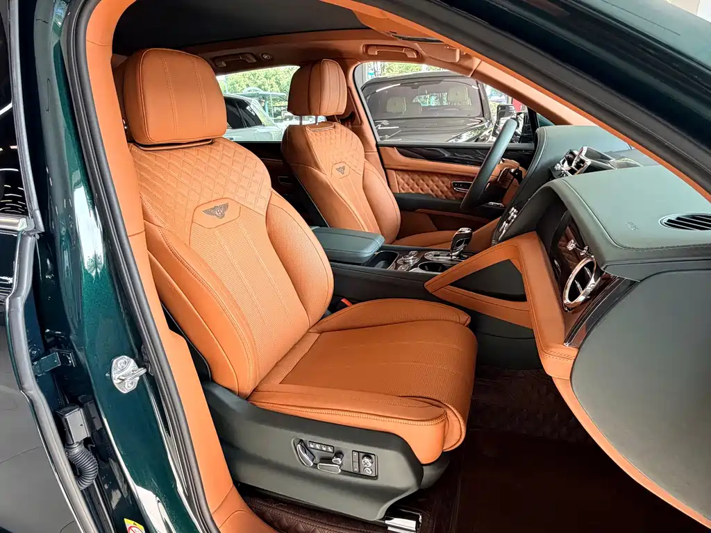 Bentley Bentayga PHEV — миниатюра 4