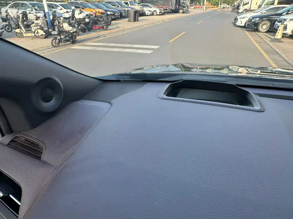 Toyota Sienna — миниатюра 9