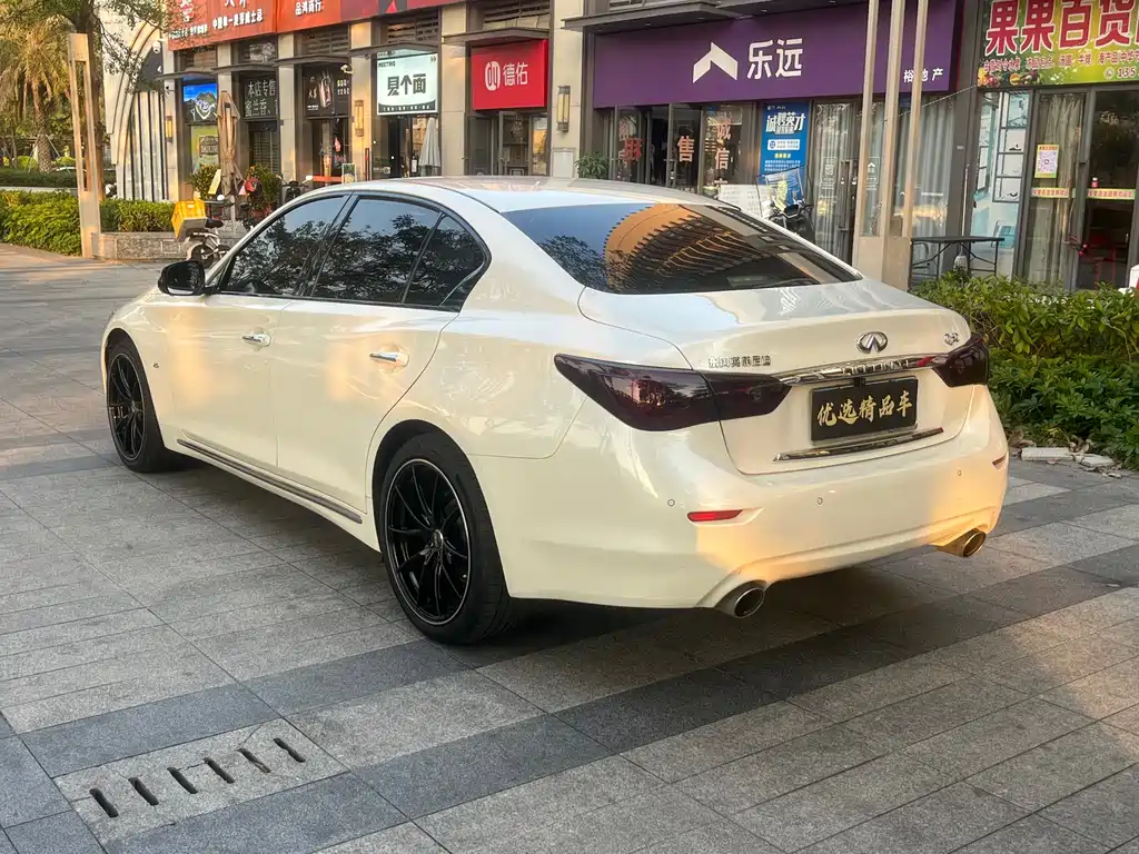 INFINITI Q50L