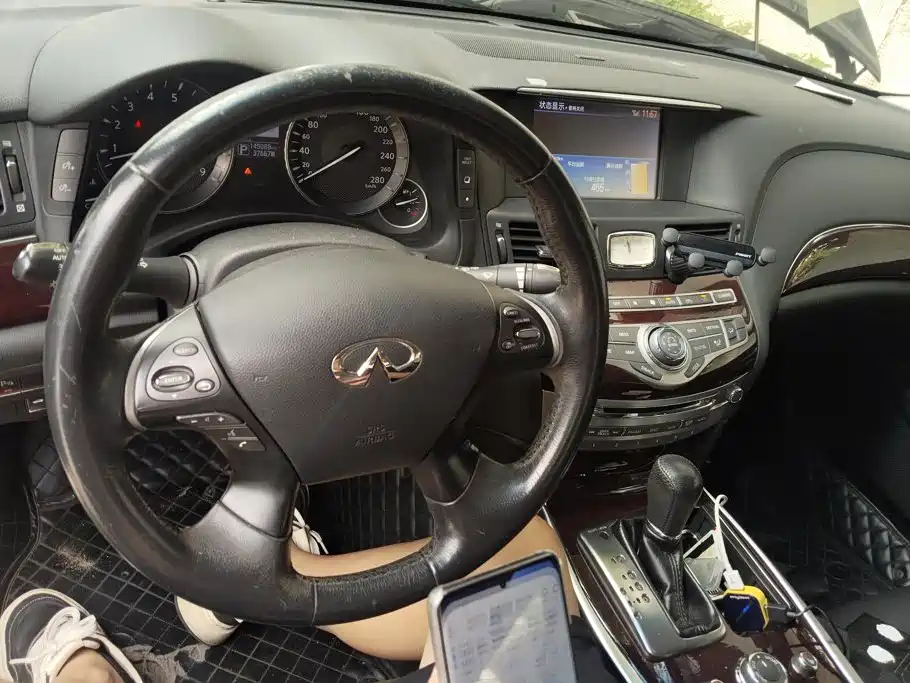 Infiniti Q70 — миниатюра 12