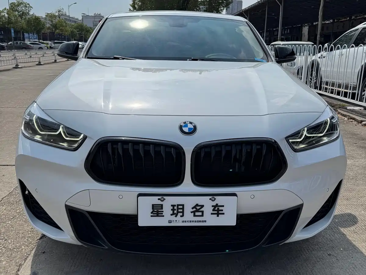 宝马X2 2023款 sDrive25i M运动曜夜版 2023