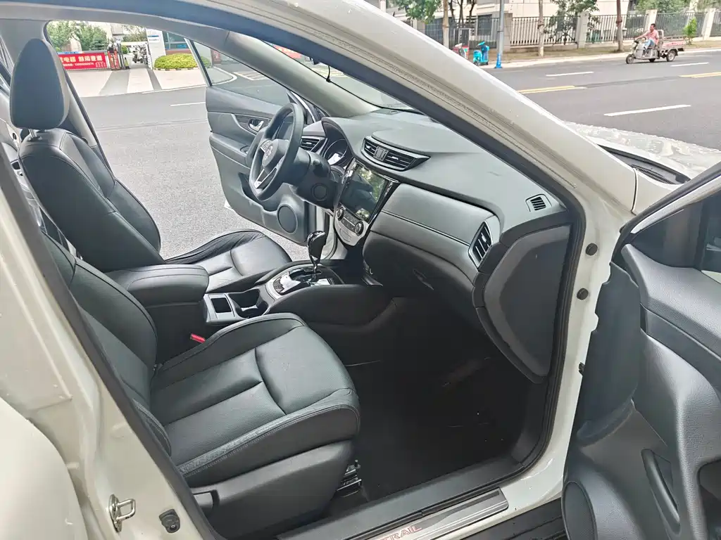 Nissan X-Trail — миниатюра 5